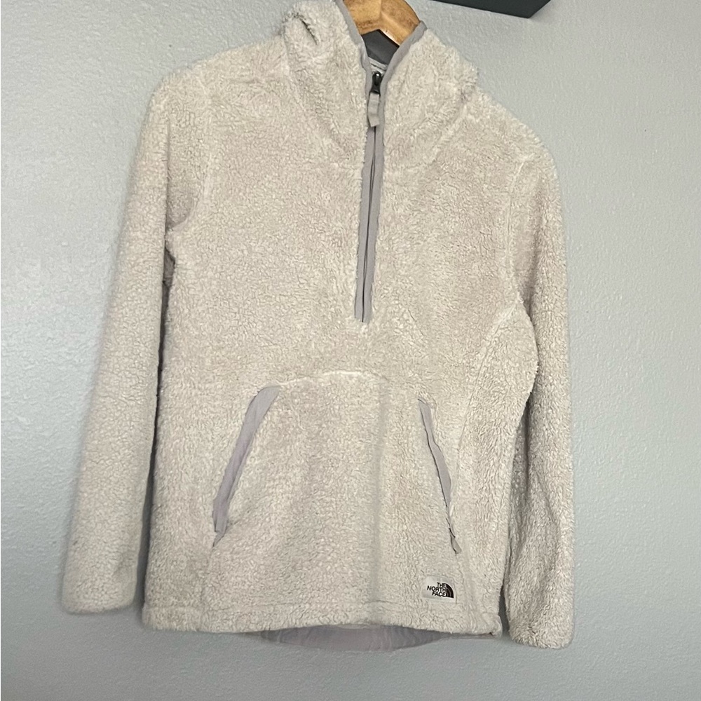 The North Face Women’s 1/4 Zip Pullover